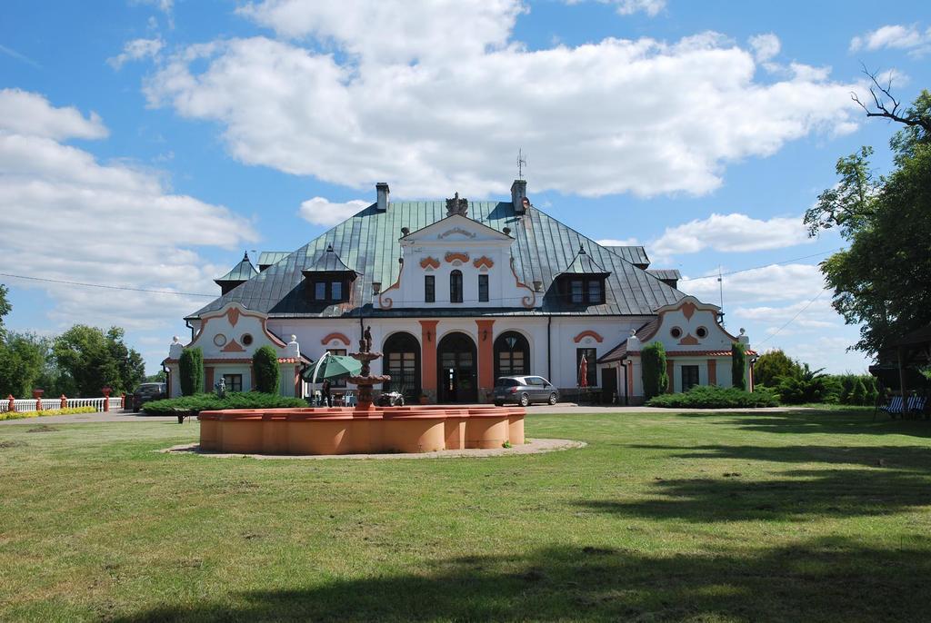 Palac W Czyzowie Szlacheckim Czyzow Szlachecki Exterior foto