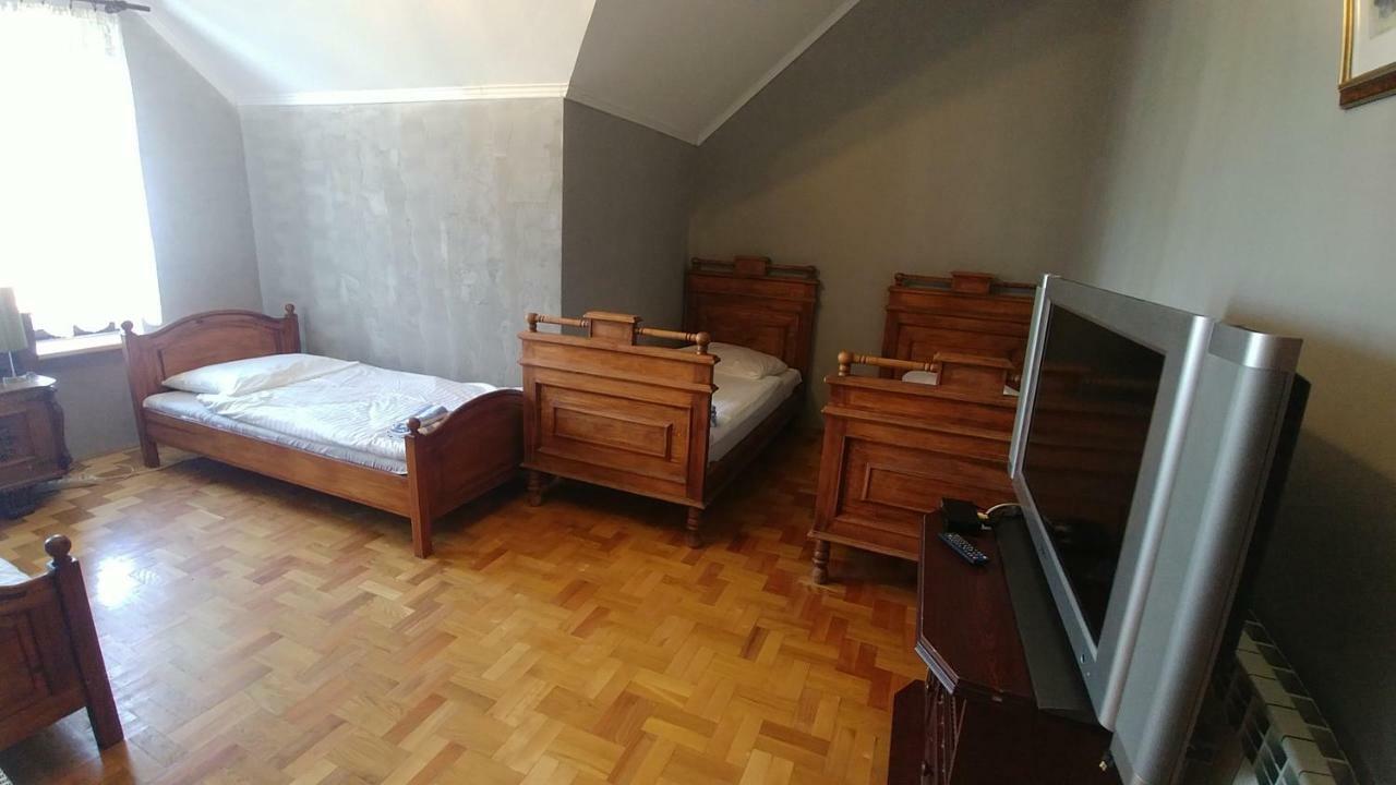 Palac W Czyzowie Szlacheckim Czyzow Szlachecki Exterior foto